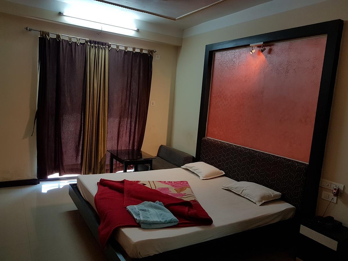 Swagatam International Hotel Tarapith Ngoại thất bức ảnh