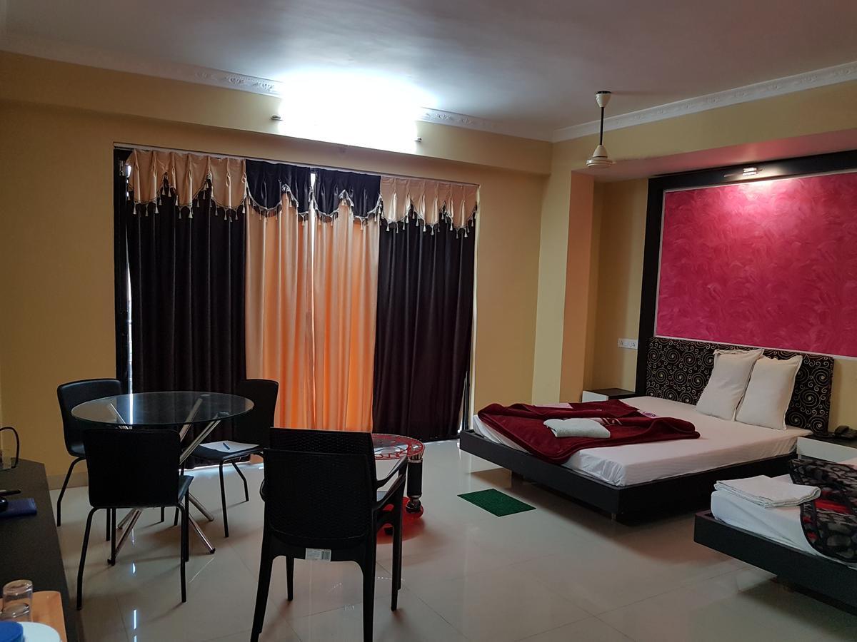Swagatam International Hotel Tarapith Ngoại thất bức ảnh