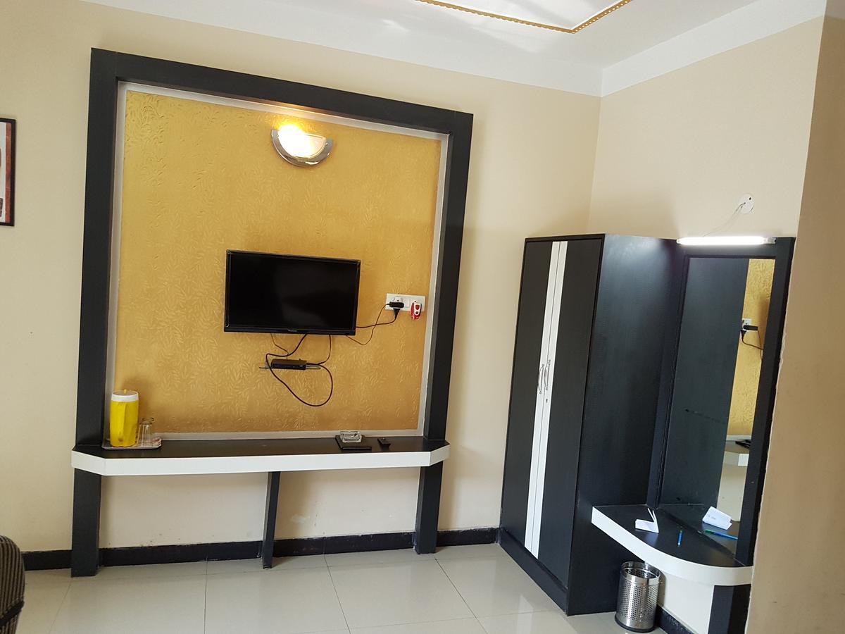Swagatam International Hotel Tarapith Ngoại thất bức ảnh