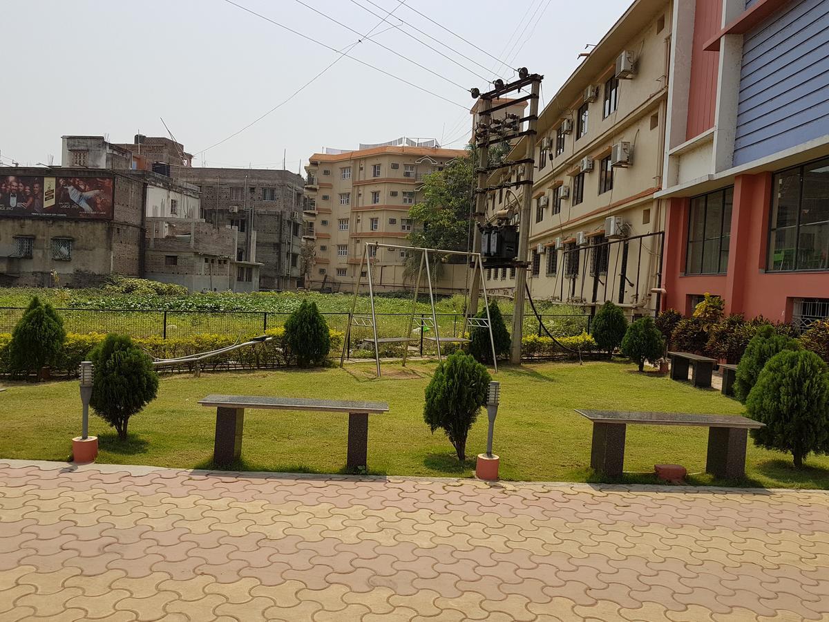 Swagatam International Hotel Tarapith Ngoại thất bức ảnh
