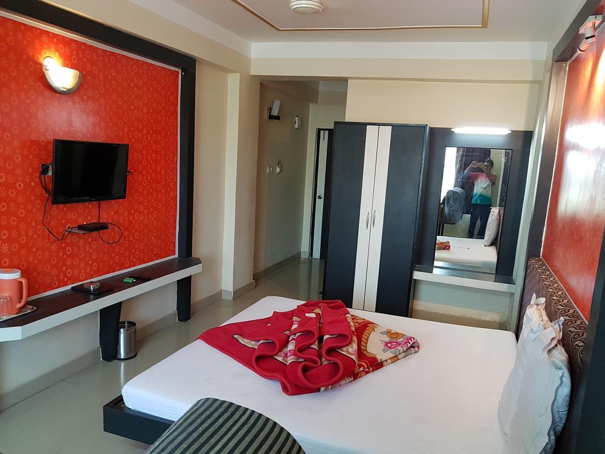 Swagatam International Hotel Tarapith Ngoại thất bức ảnh
