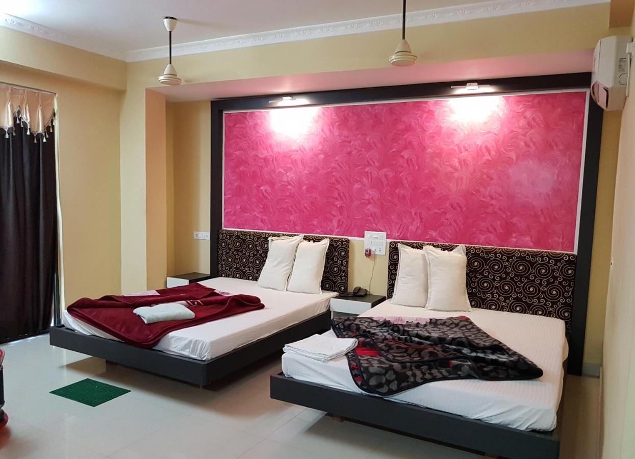 Swagatam International Hotel Tarapith Ngoại thất bức ảnh