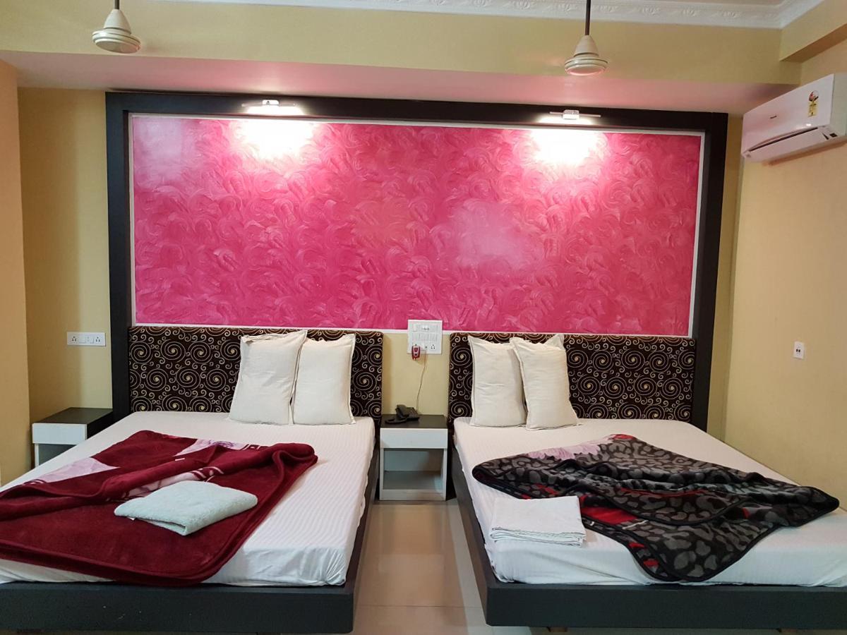 Swagatam International Hotel Tarapith Ngoại thất bức ảnh